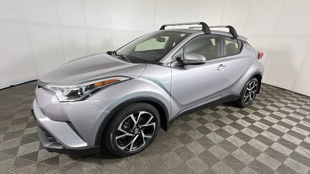Used 2018 Toyota C-HR XLE FWD image 6
