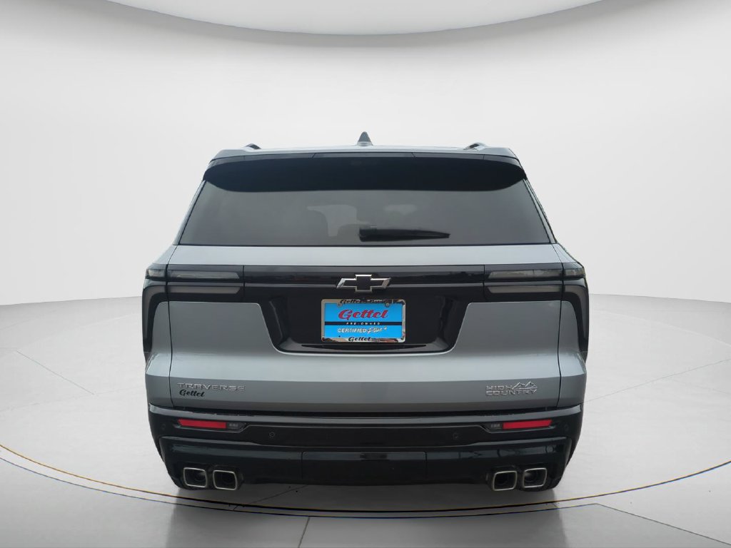 Used 2025 Chevrolet Traverse High Country FWD image 6