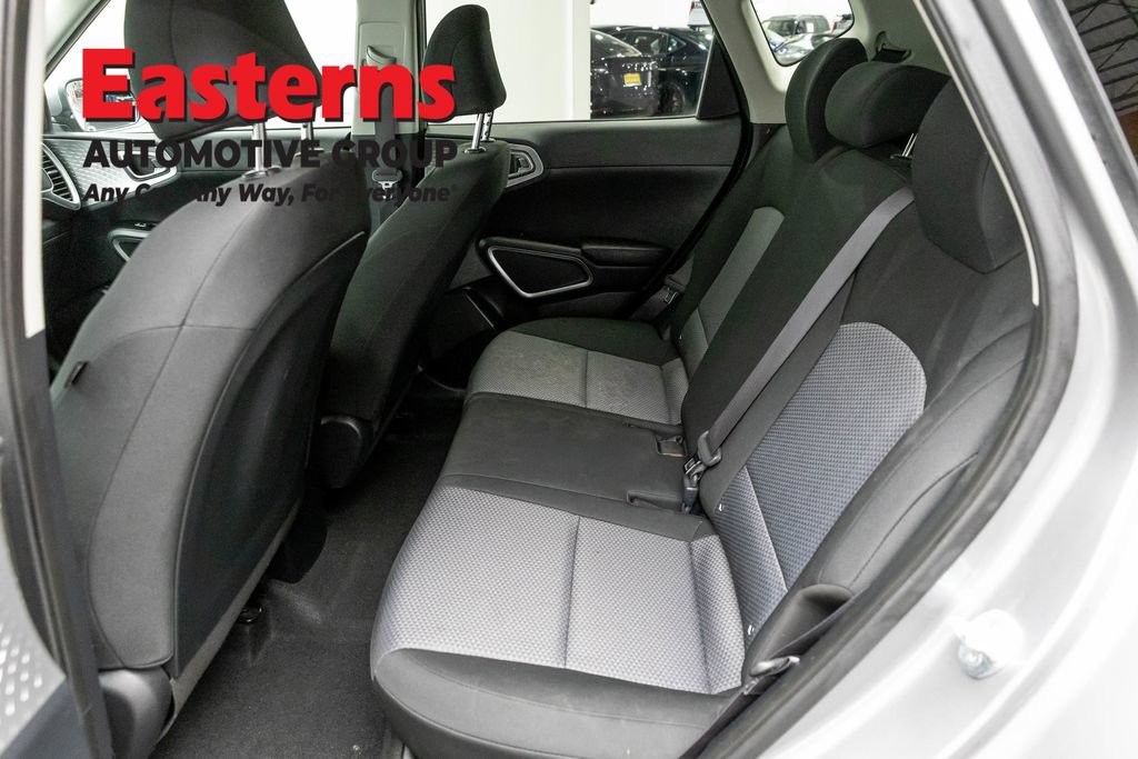 Used 2023 Kia Soul LX w/ Option Group 015 FWD image 21