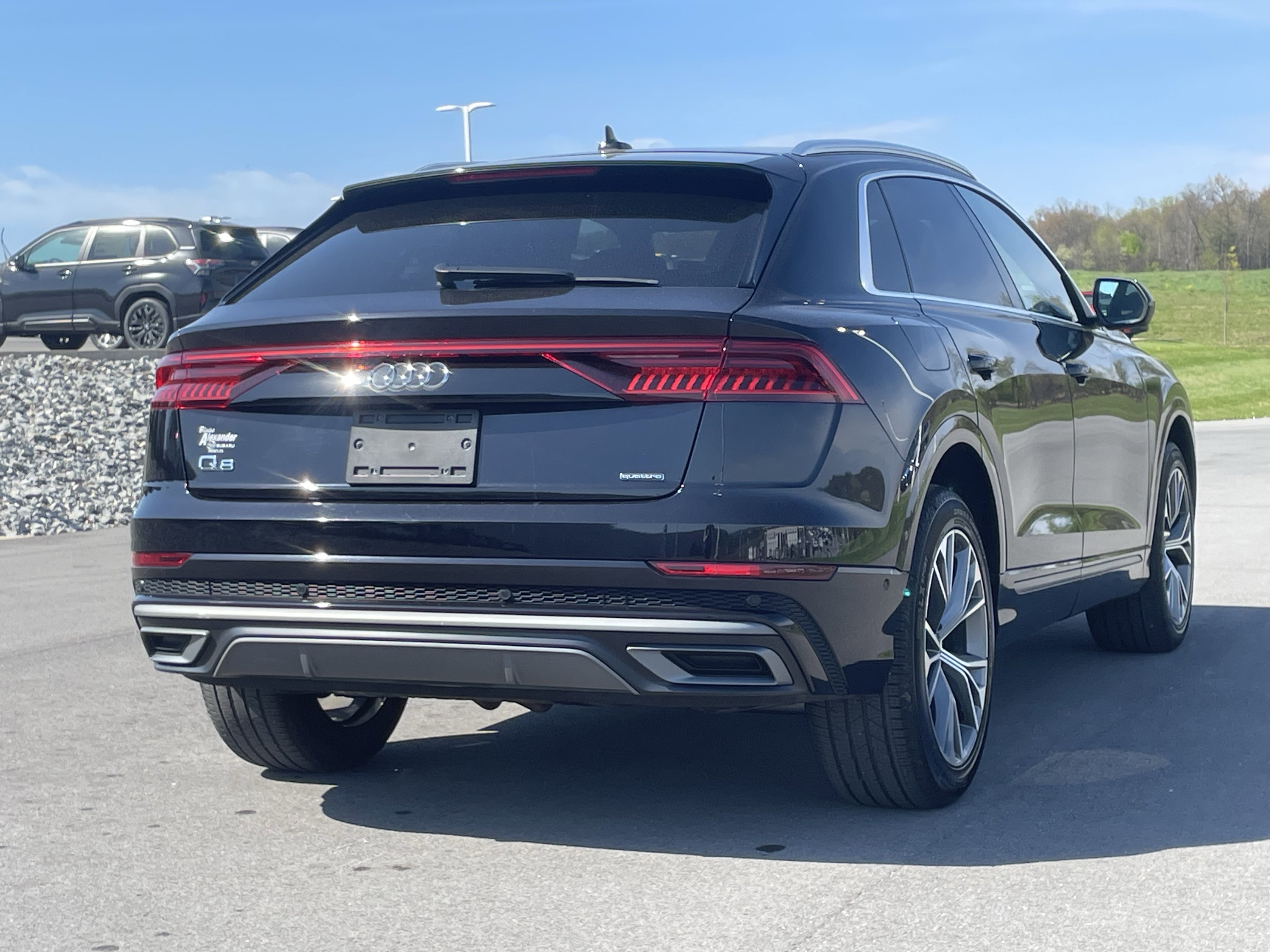 Used 2021 Audi Q8 Premium Plus w/ Premium Plus Package AWD/4WD video 3