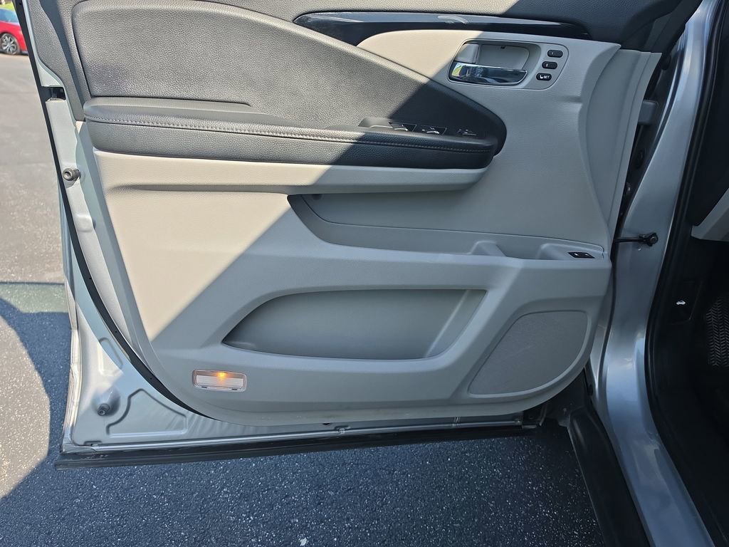 Used 2021 Honda Pilot Elite image 12