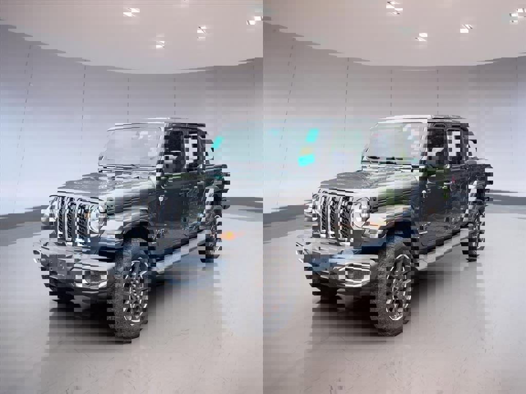 Used 2021 Jeep Gladiator Overland image 2