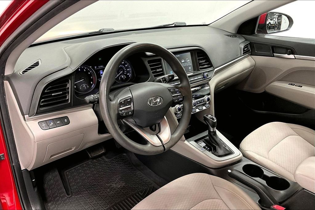 Used 2020 Hyundai Elantra SEL image 16