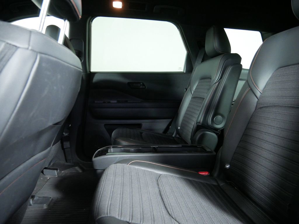 Used 2024 Nissan Pathfinder Rock Creek image 16