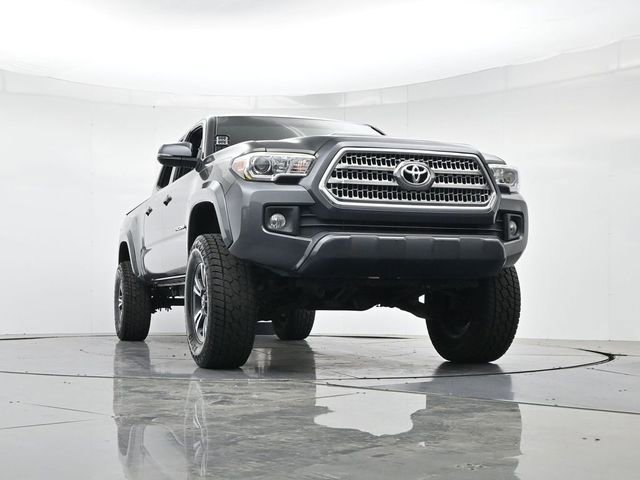 Used 2016 Toyota Tacoma TRD Sport RWD image 31
