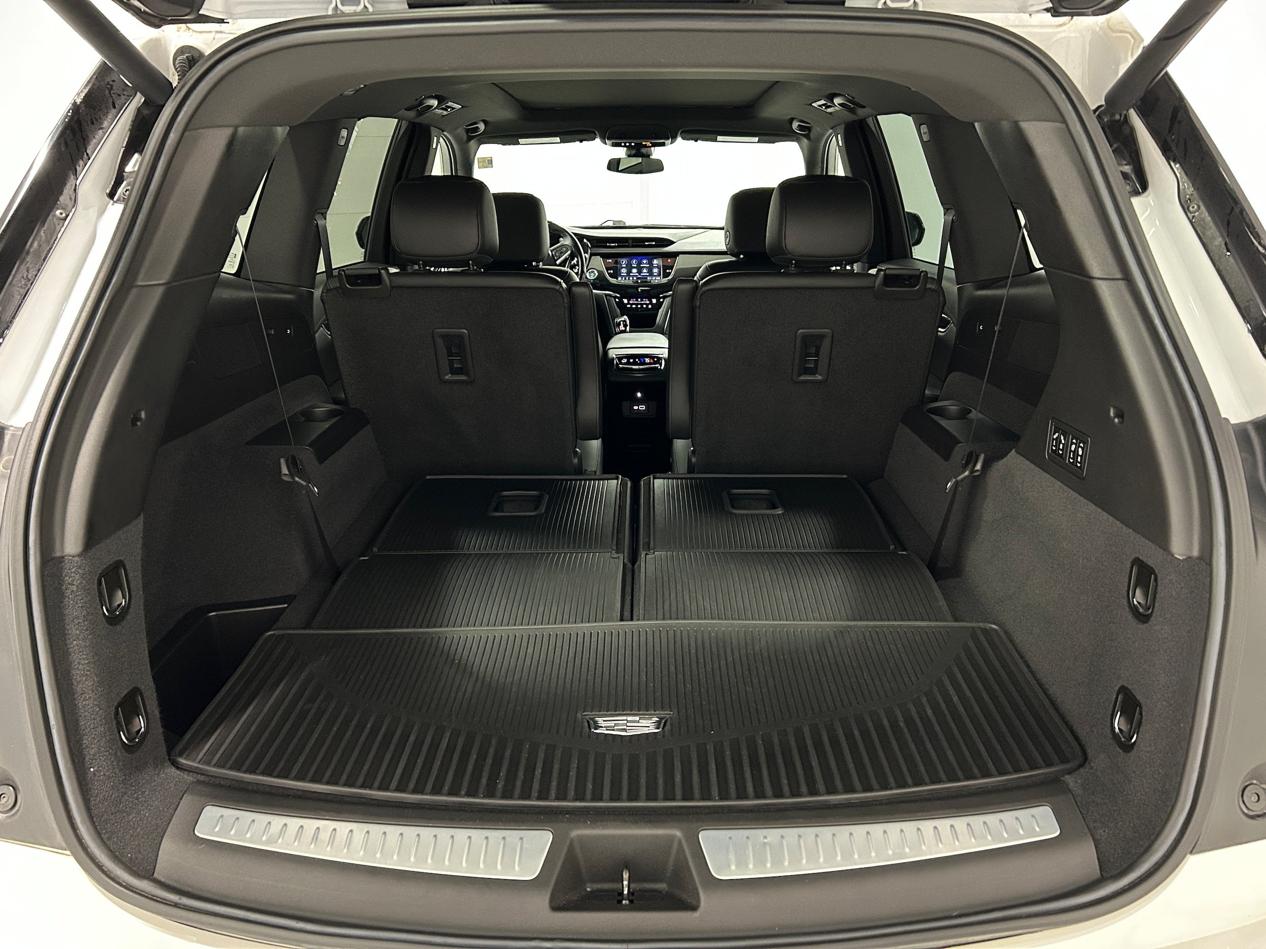 Used 2021 Cadillac XT6 Sport w/ LPO, Floor Liner Package AWD/4WD image 37