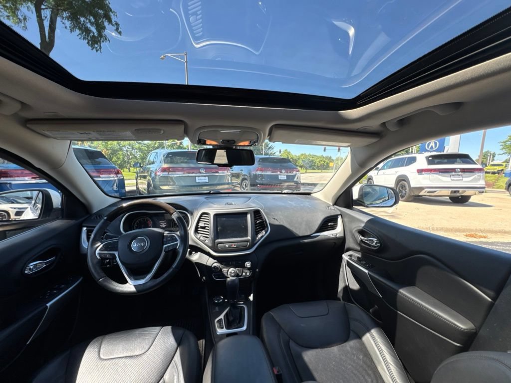 Used 2018 Jeep Cherokee Overland AWD/4WD image 22