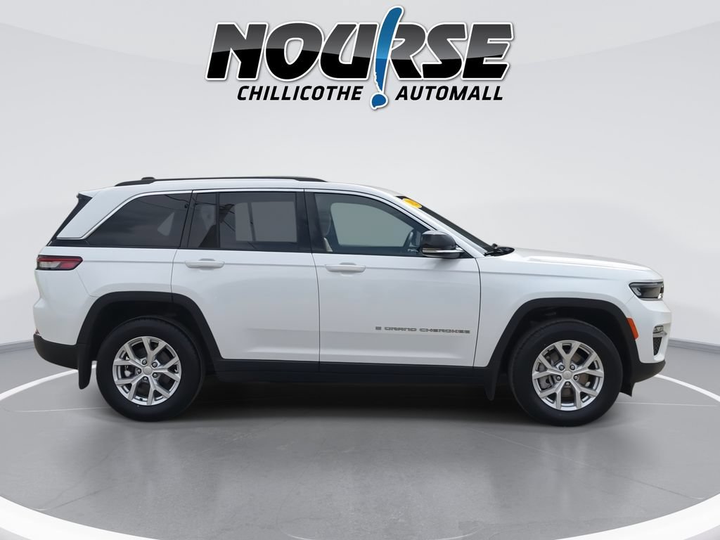 Used 2023 Jeep Grand Cherokee Limited w/ MOPAR Finishing Package AWD/4WD image 9