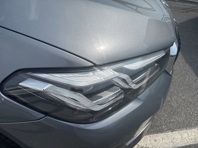 Used 2023 BMW 540i xDrive w/ Premium Package image 4