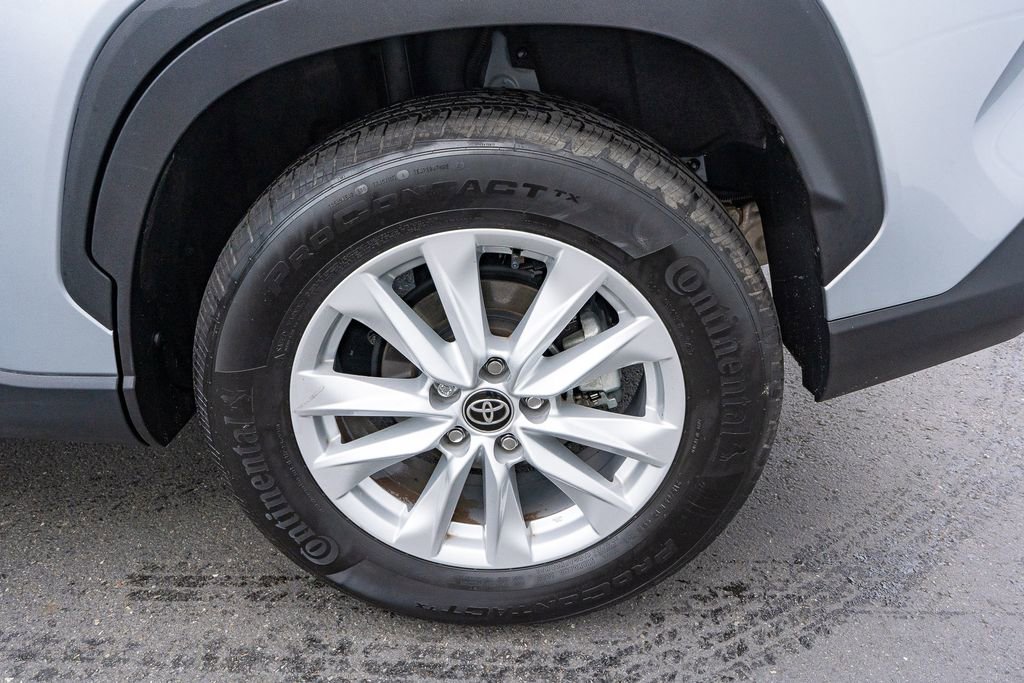 Used 2023 Toyota Corolla Cross LE w/ Moonroof Package AWD/4WD image 28