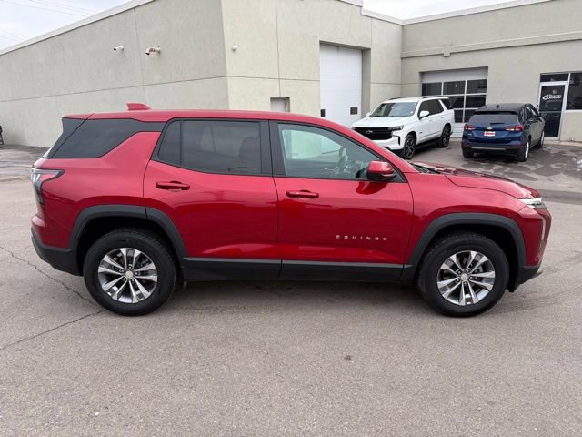 Used 2025 Chevrolet Equinox LT w/ Safety and Technology Package image 2
