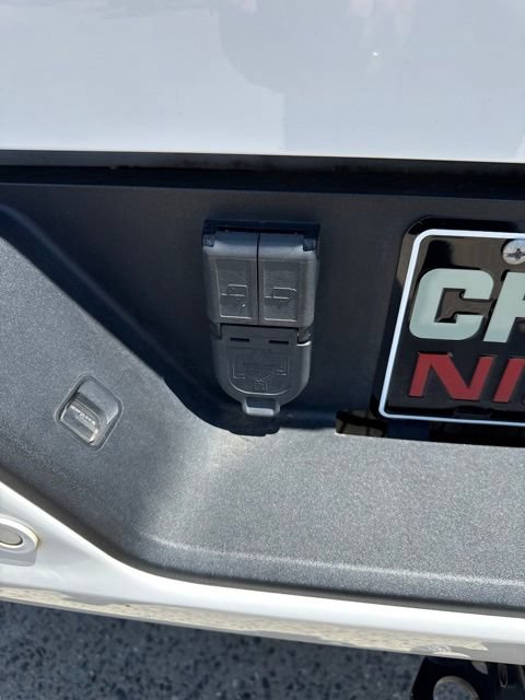 Used 2023 GMC Sierra 2500 AT4 w/ AT4 Premium Plus Package AWD/4WD image 12