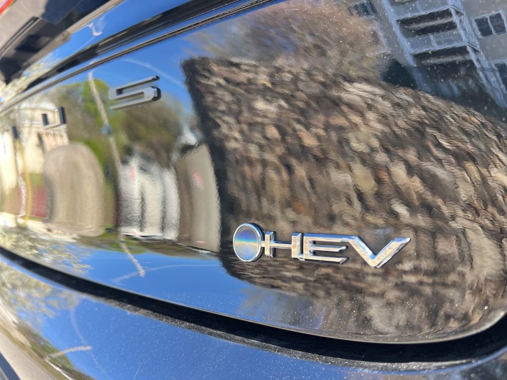Used 2024 Toyota Prius XLE AWD/4WD image 10