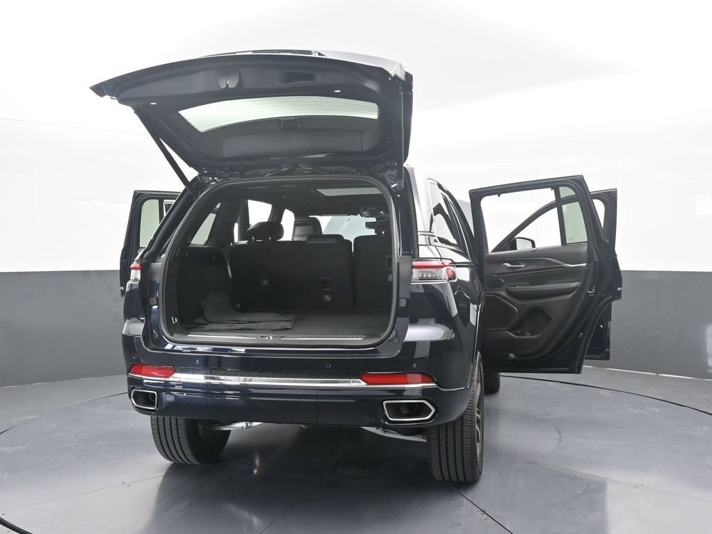 Used 2024 Jeep Grand Cherokee Overland w/ Luxury Tech Group IV image 82