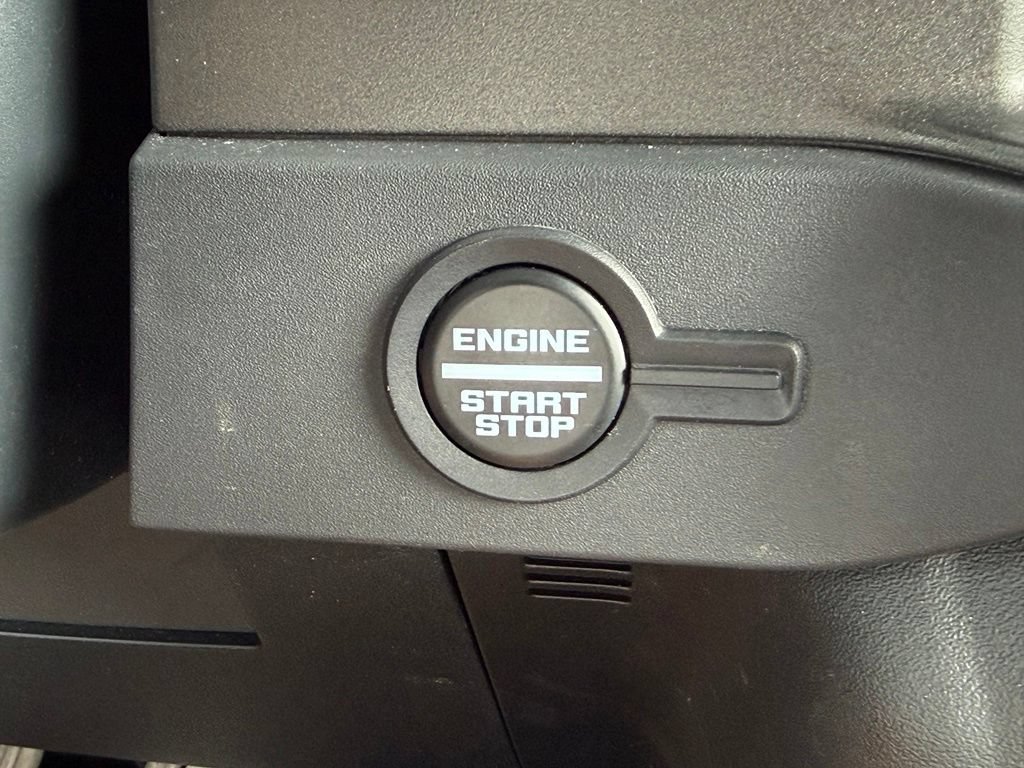 Certified 2025 Ford Bronco Badlands AWD/4WD image 11