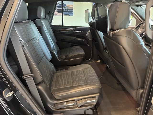Used 2021 Cadillac Escalade Premium Luxury Platinum AWD/4WD image 14