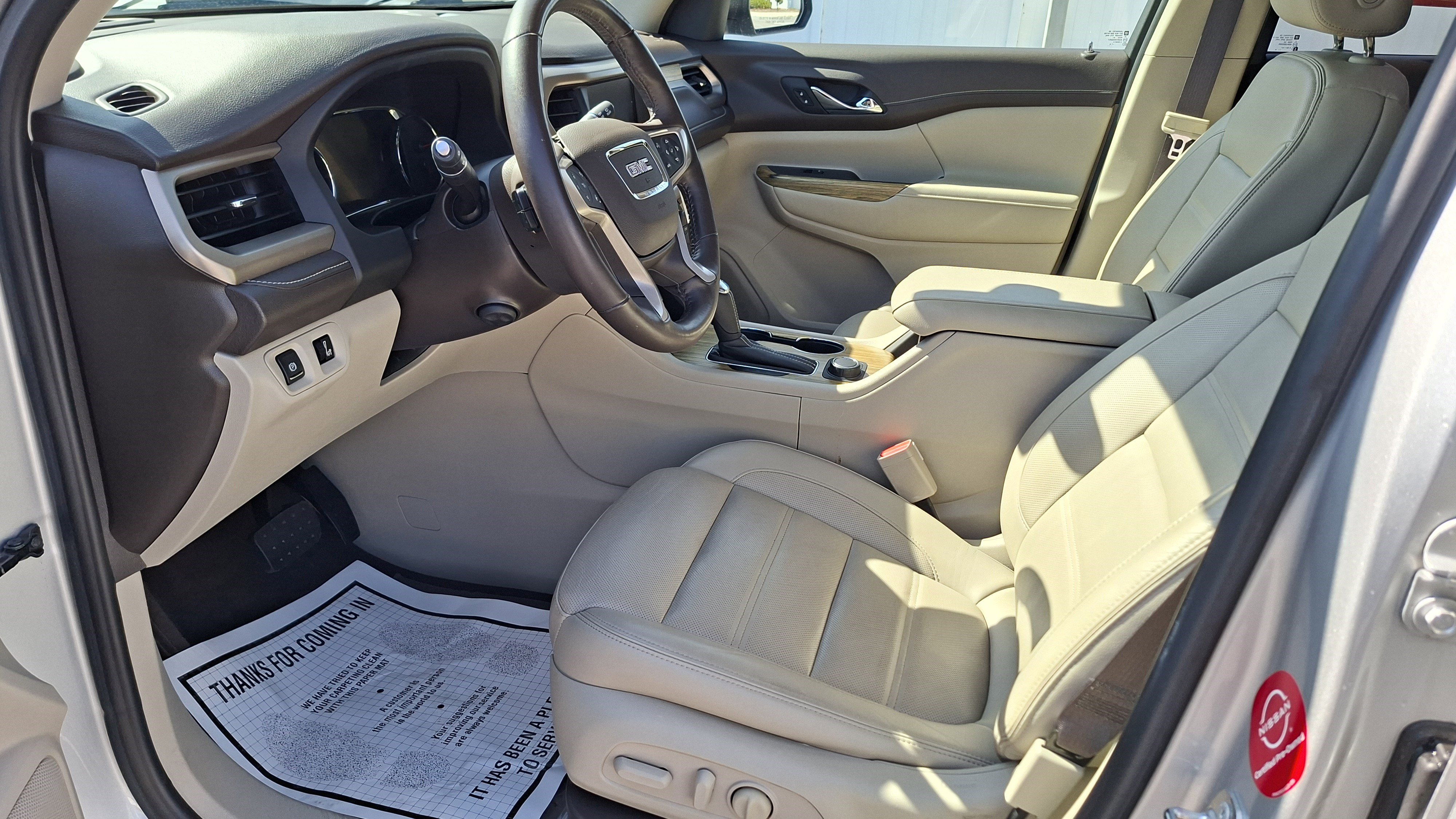 Used 2019 GMC Acadia Denali w/ Technology Package FWD image 9
