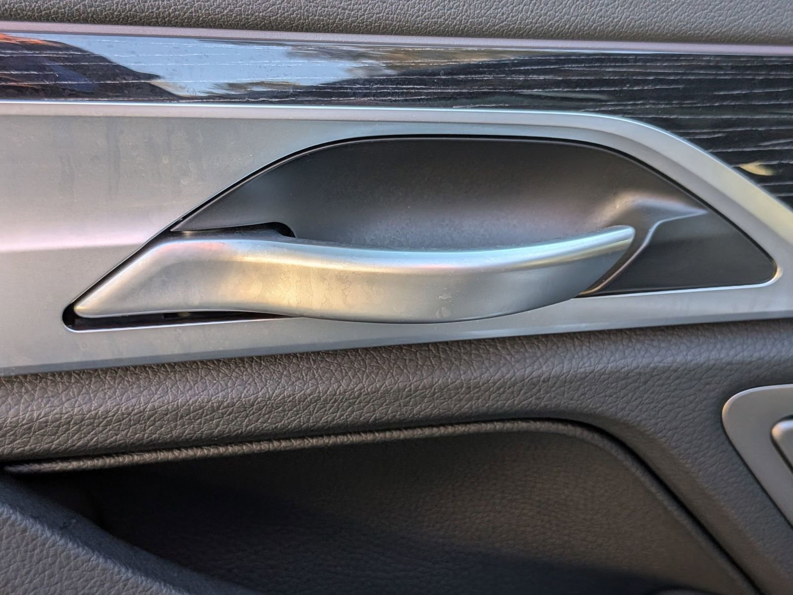 Used 2022 BMW 740i xDrive w/ M Sport Package image 29