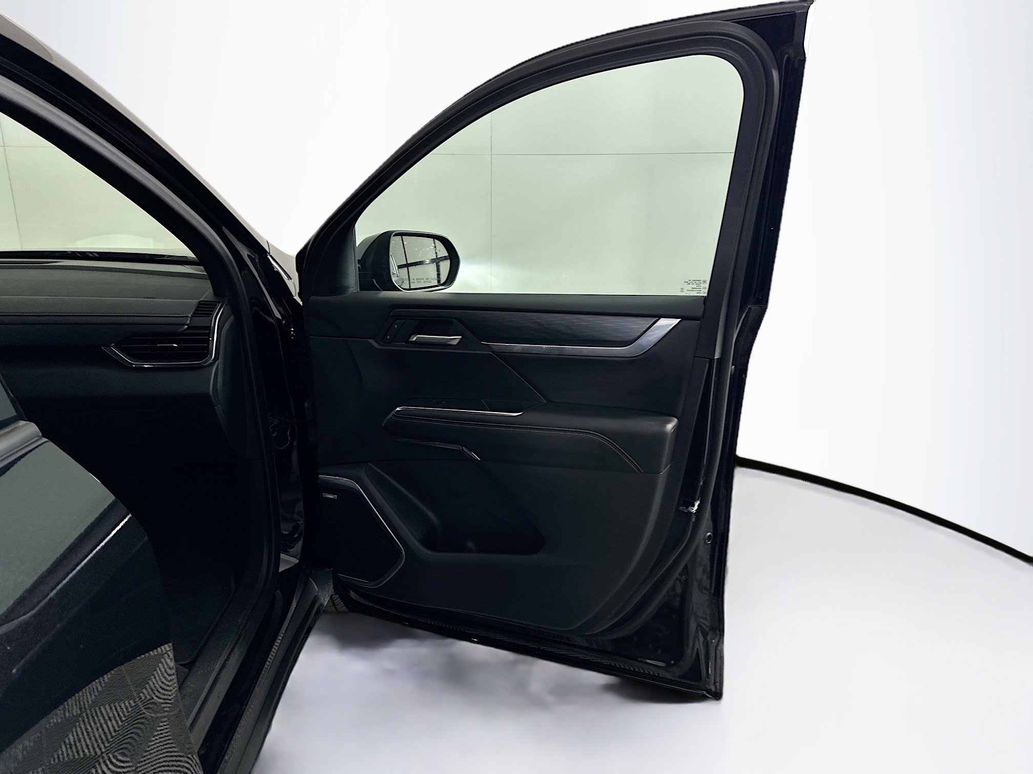 Used 2025 GMC Acadia Elevation image 34