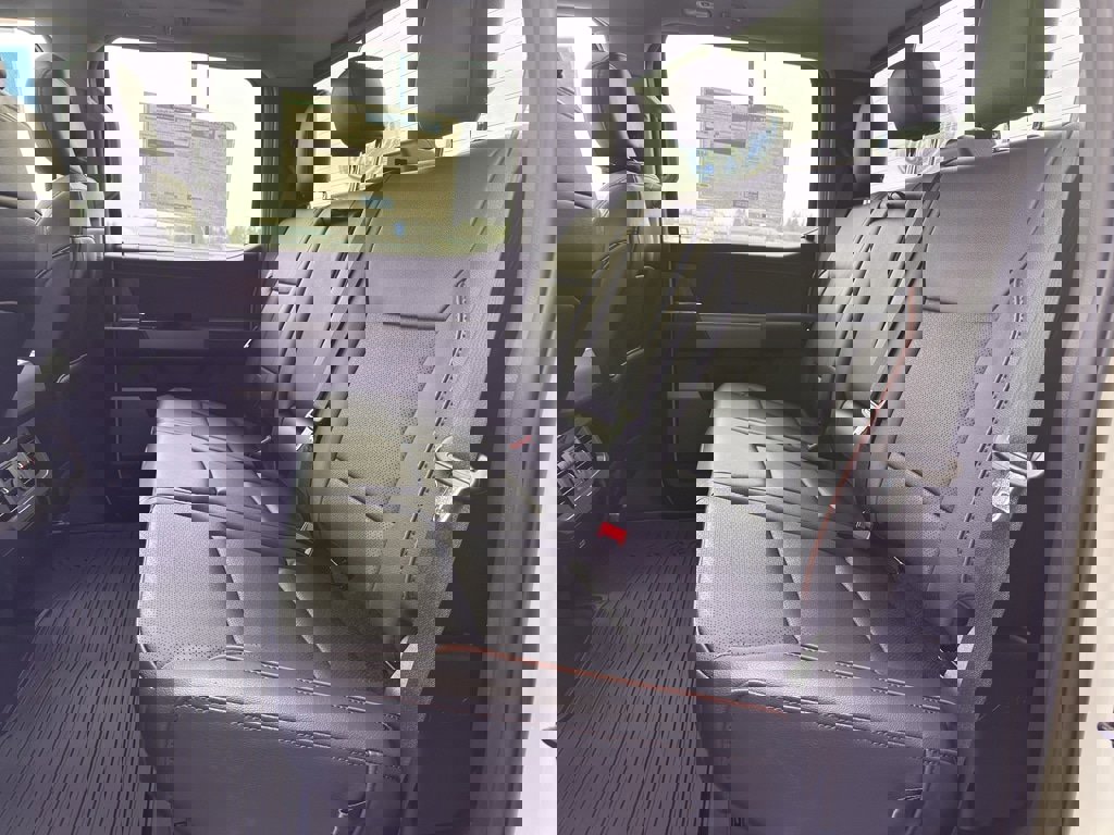 New 2026 Ford F350 Lariat w/ Black Appearance Package image 23