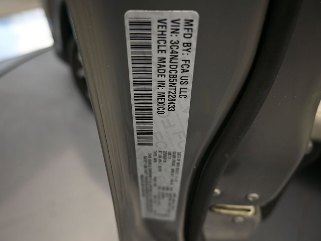 Used 2022 Jeep Compass Limited image 17