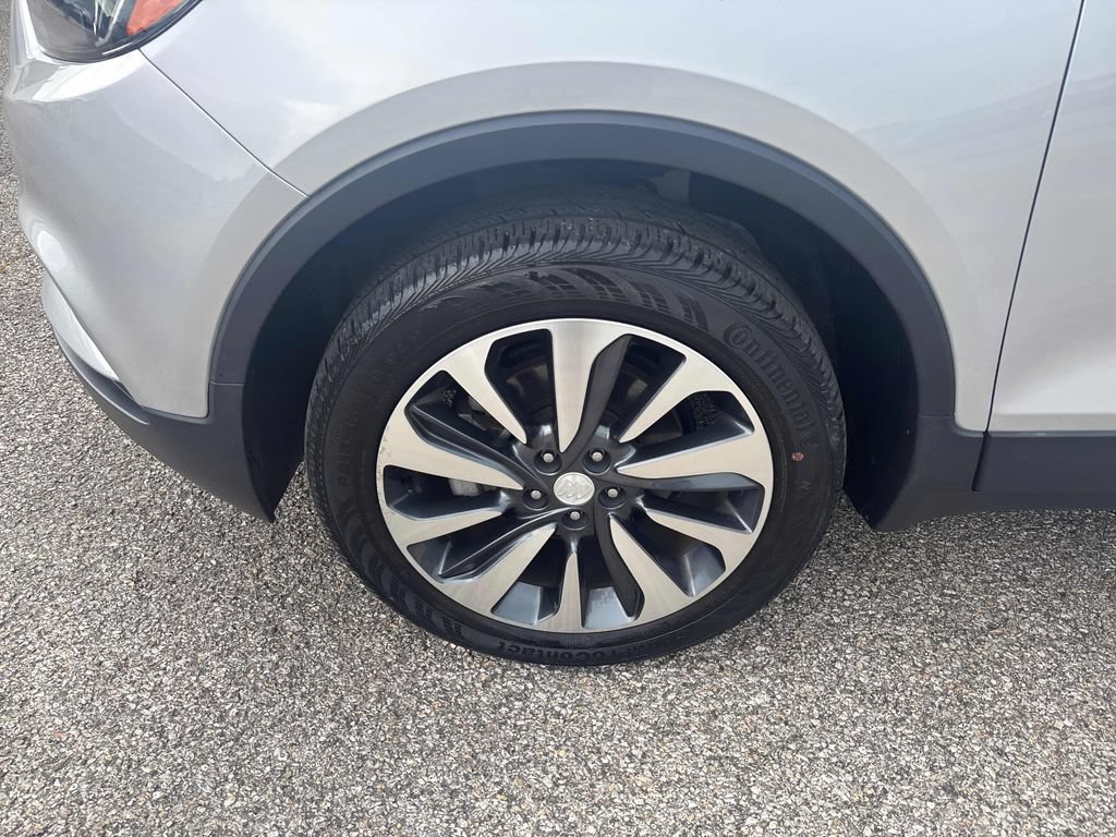 Used 2021 Buick Encore Preferred AWD/4WD image 29