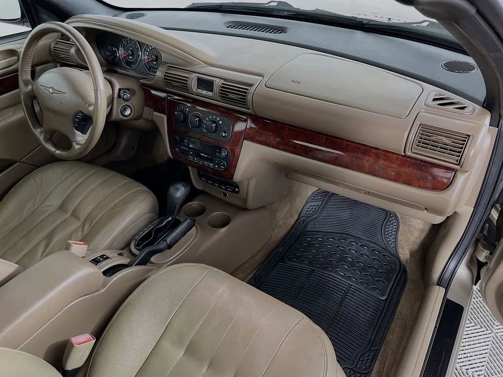 Used 2002 Chrysler Sebring LXi image 28