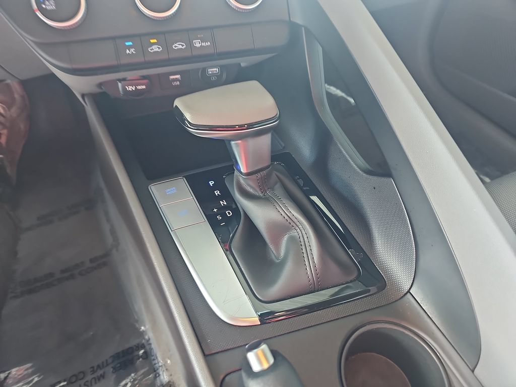 Certified 2023 Hyundai Elantra SE FWD image 23