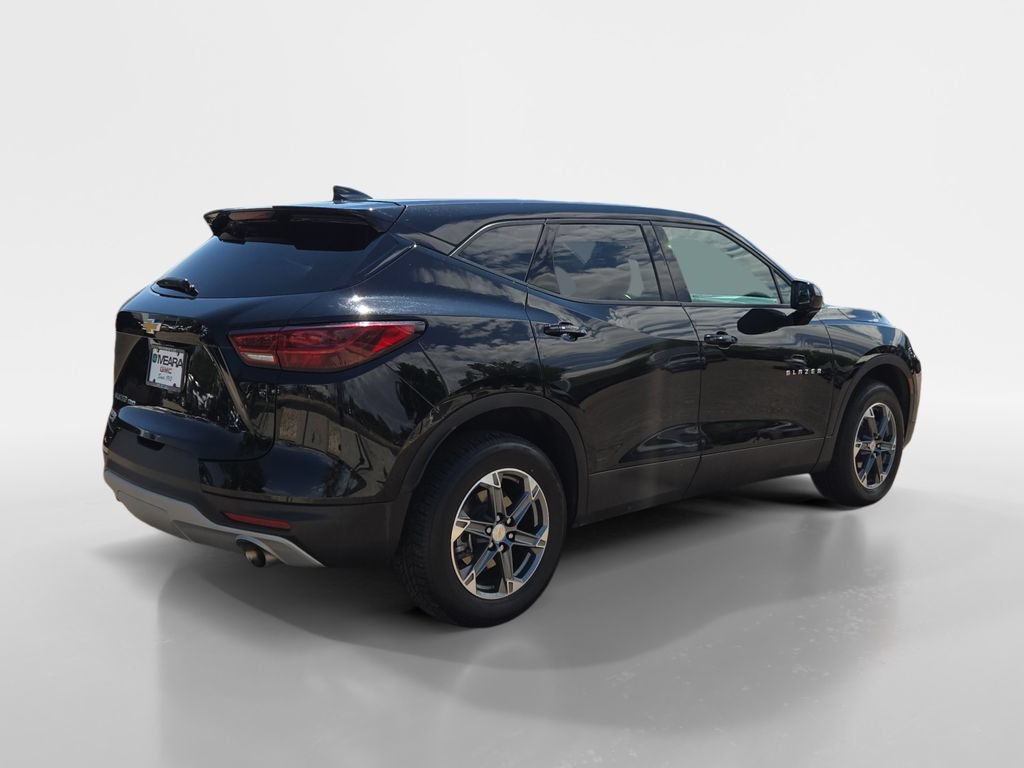 Used 2025 Chevrolet Blazer LT AWD/4WD image 5