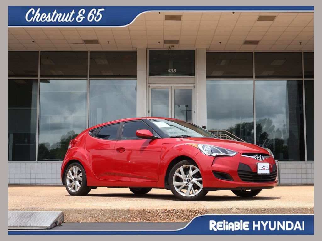 Used 2016 Hyundai Veloster FWD video 1