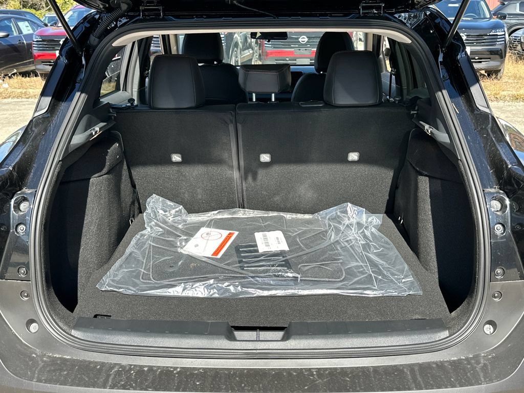 New 2026 Nissan Kicks SR w/ Cold Weather Package AWD/4WD image 19