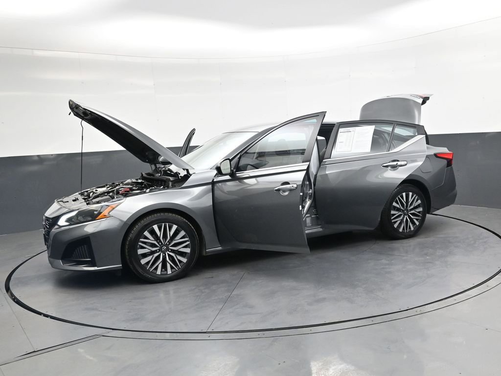 Used 2024 Nissan Altima 2.5 SV FWD image 48