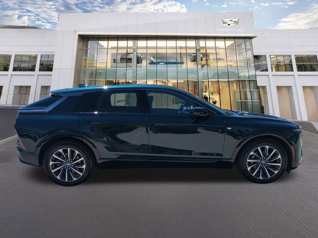 Certified 2024 Cadillac Lyriq Sport AWD/4WD image 4