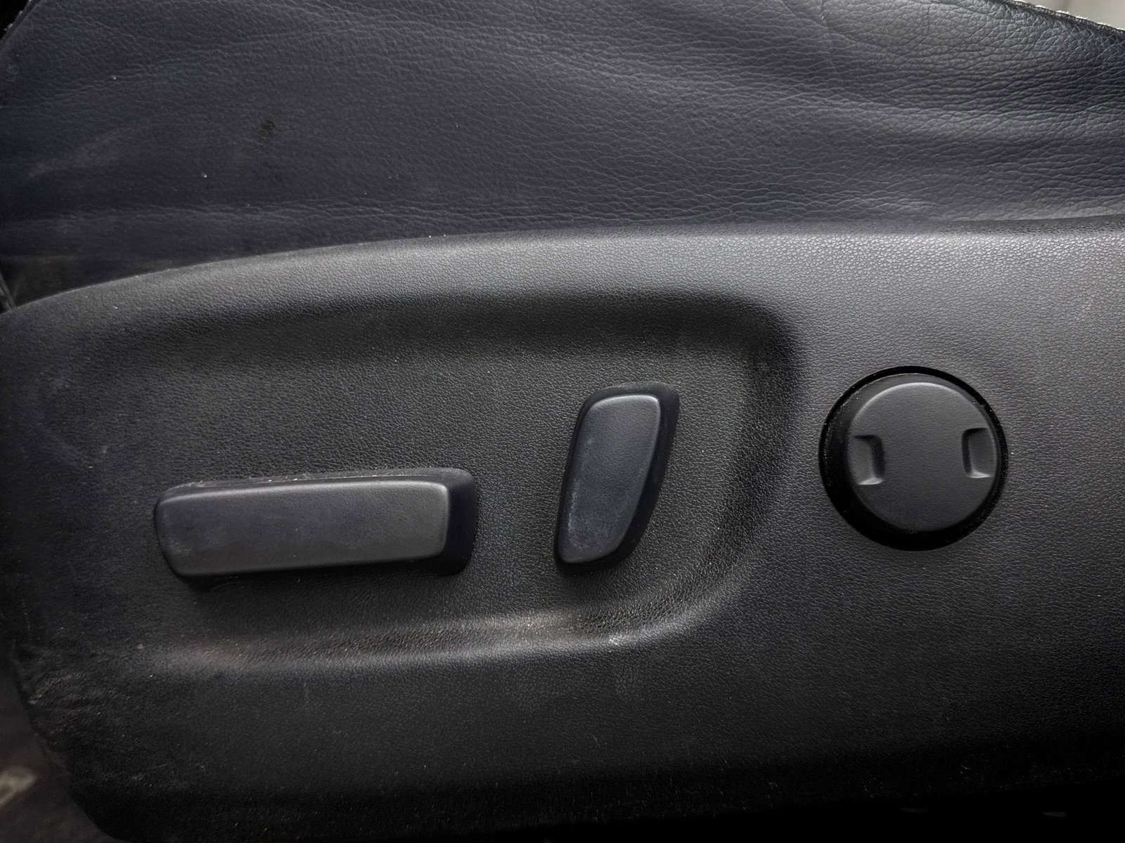 Used 2018 Toyota RAV4 Limited image 28