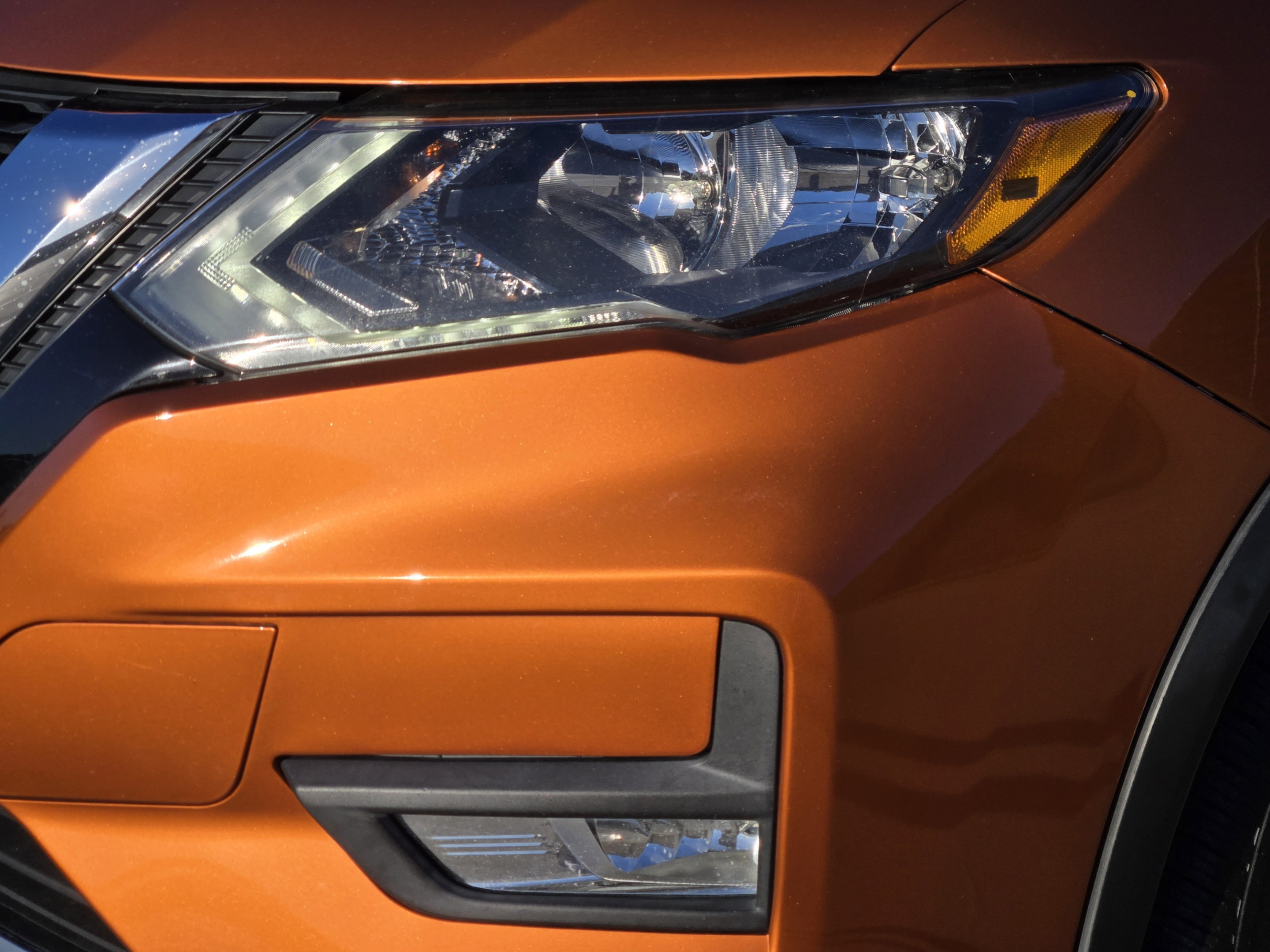 Used 2018 Nissan Rogue SV w/ Premium Package FWD image 29