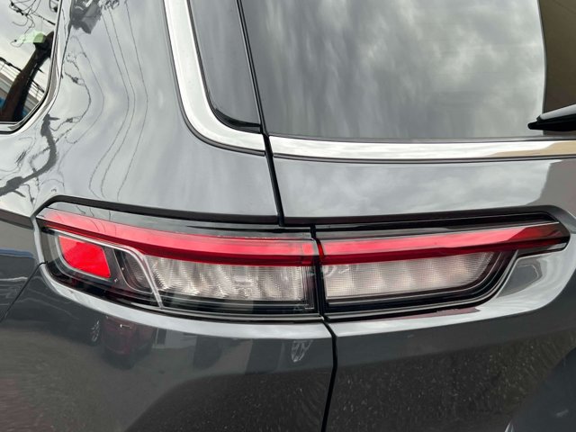 Used 2022 Jeep Grand Cherokee L Laredo w/ Luxury Tech Group I AWD/4WD image 9