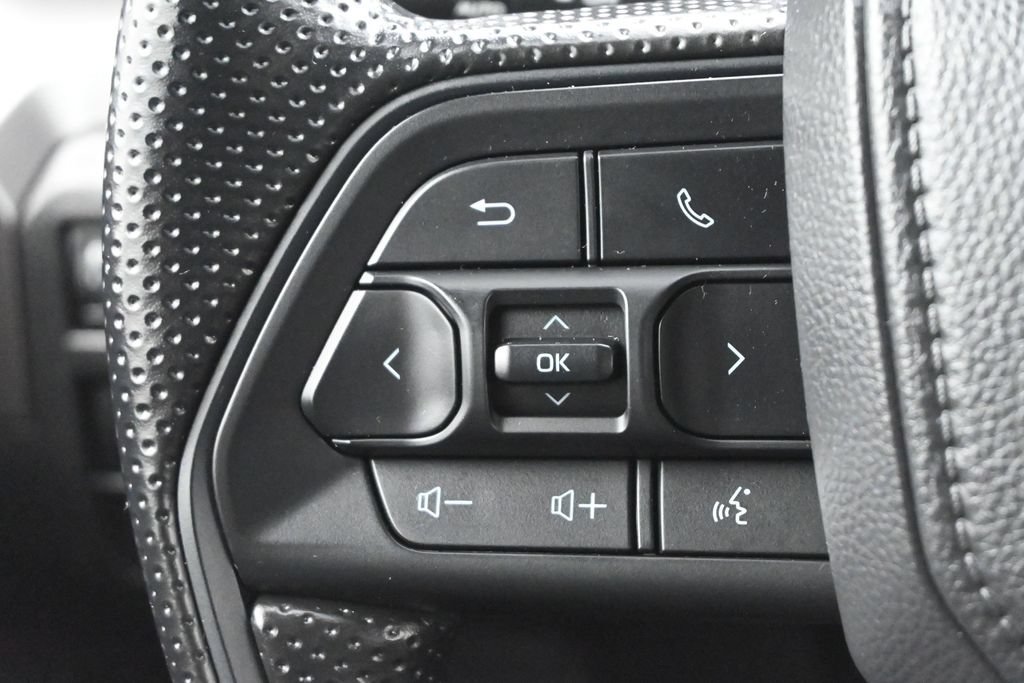 Used 2024 Toyota Tacoma SR5 AWD/4WD image 6