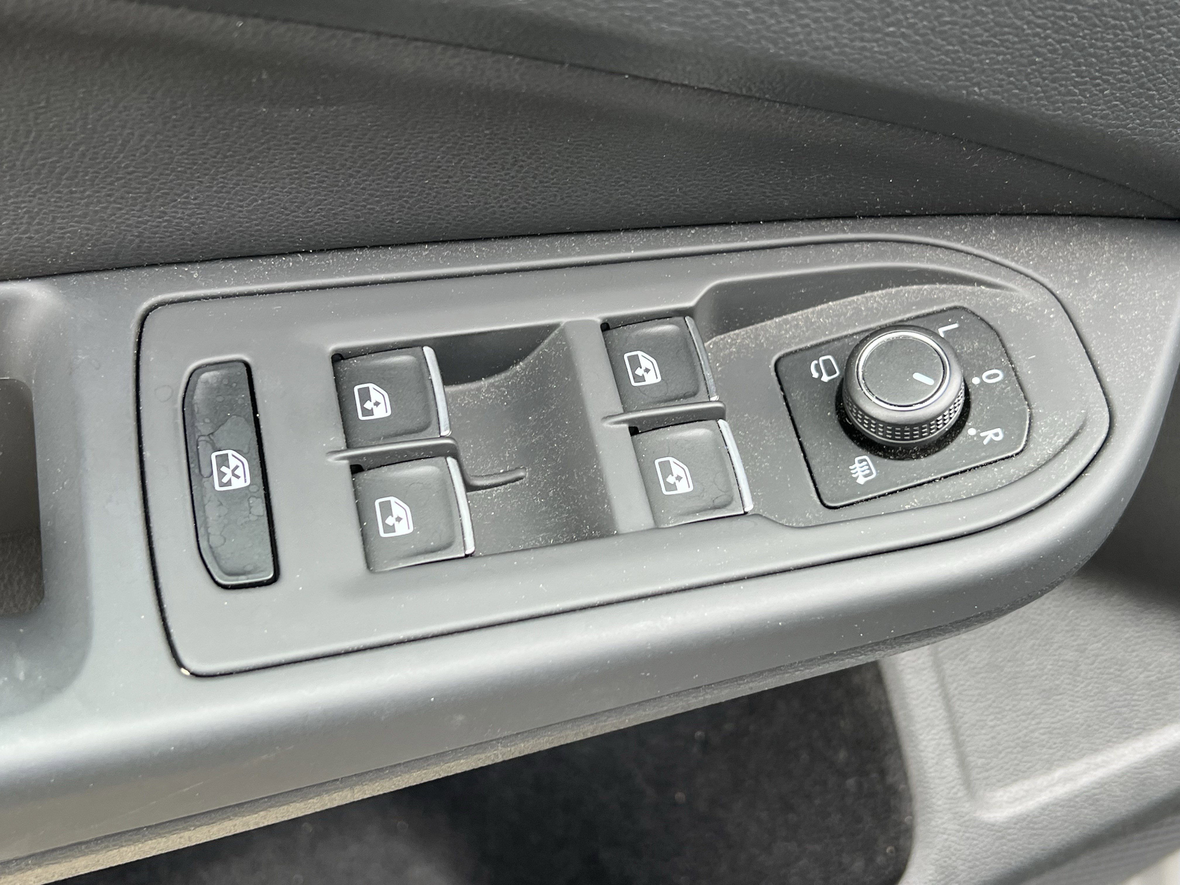 Used 2024 Volkswagen GTI SE FWD image 15
