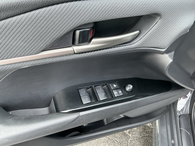 Used 2025 Toyota Camry SE FWD image 16