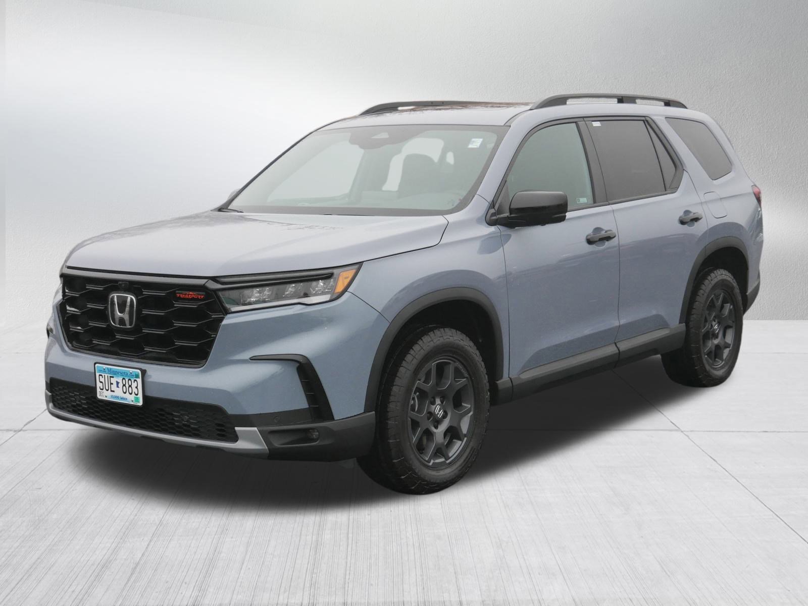 Certified 2025 Honda Pilot TrailSport image 3
