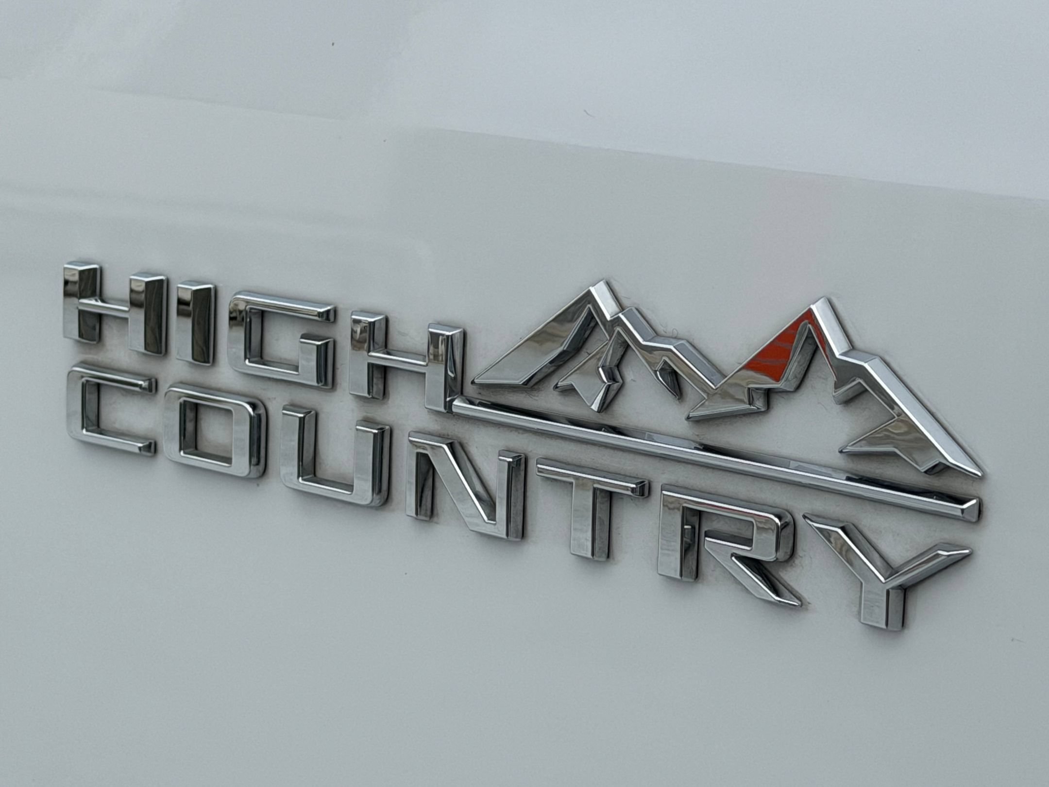 Used 2023 Chevrolet Traverse High Country AWD/4WD image 34
