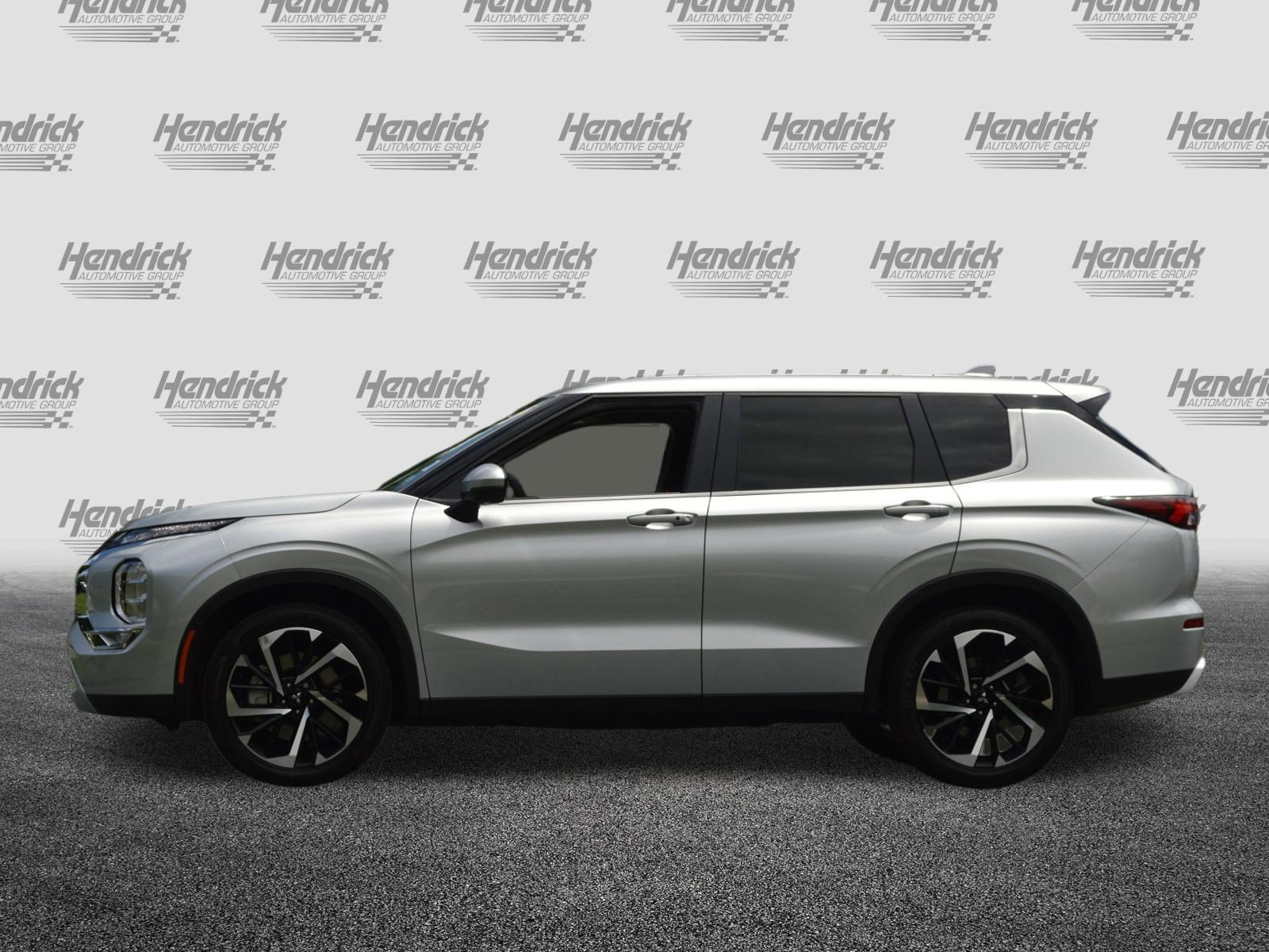 Used 2024 Mitsubishi Outlander SE FWD image 8