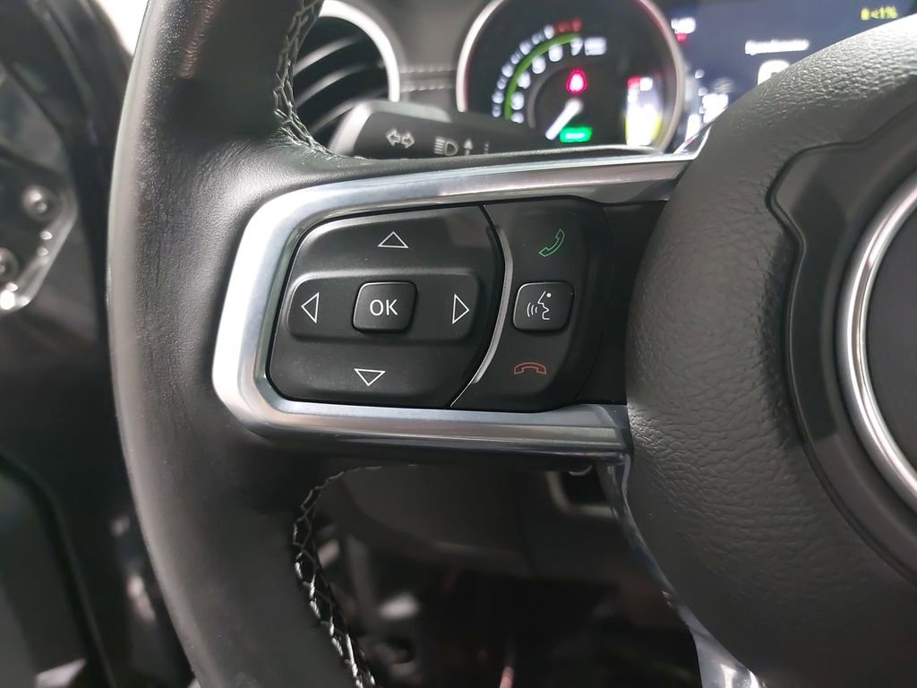 Used 2022 Jeep Wrangler Unlimited Sahara w/ Cold Weather Group image 16