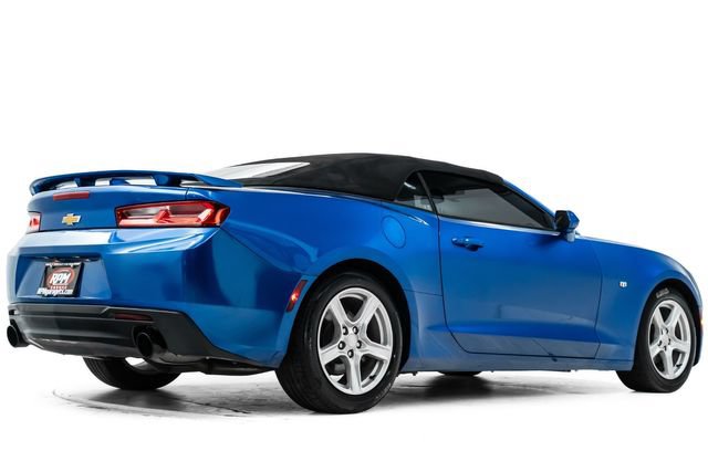Used 2017 Chevrolet Camaro LT RWD image 4
