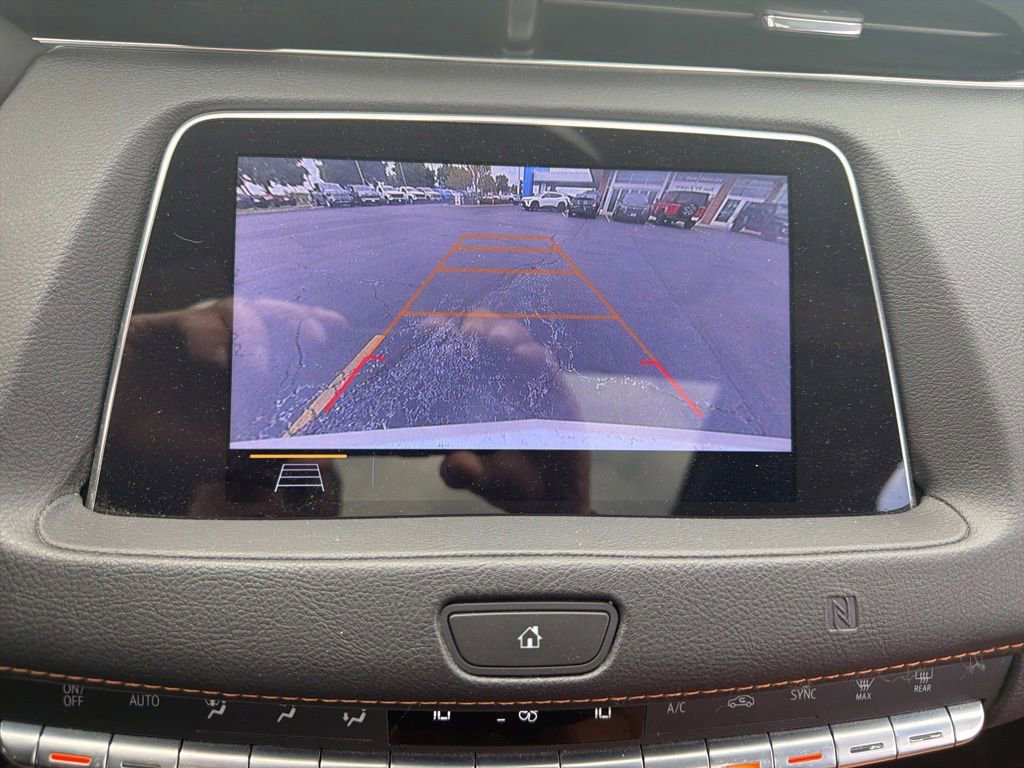 Used 2019 Cadillac XT4 Premium Luxury FWD image 2
