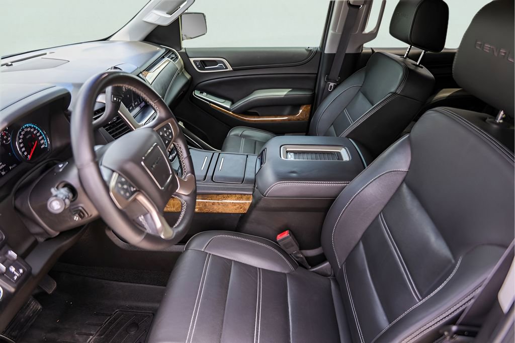 Used 2017 GMC Yukon Denali w/ Open Road Package AWD/4WD image 12