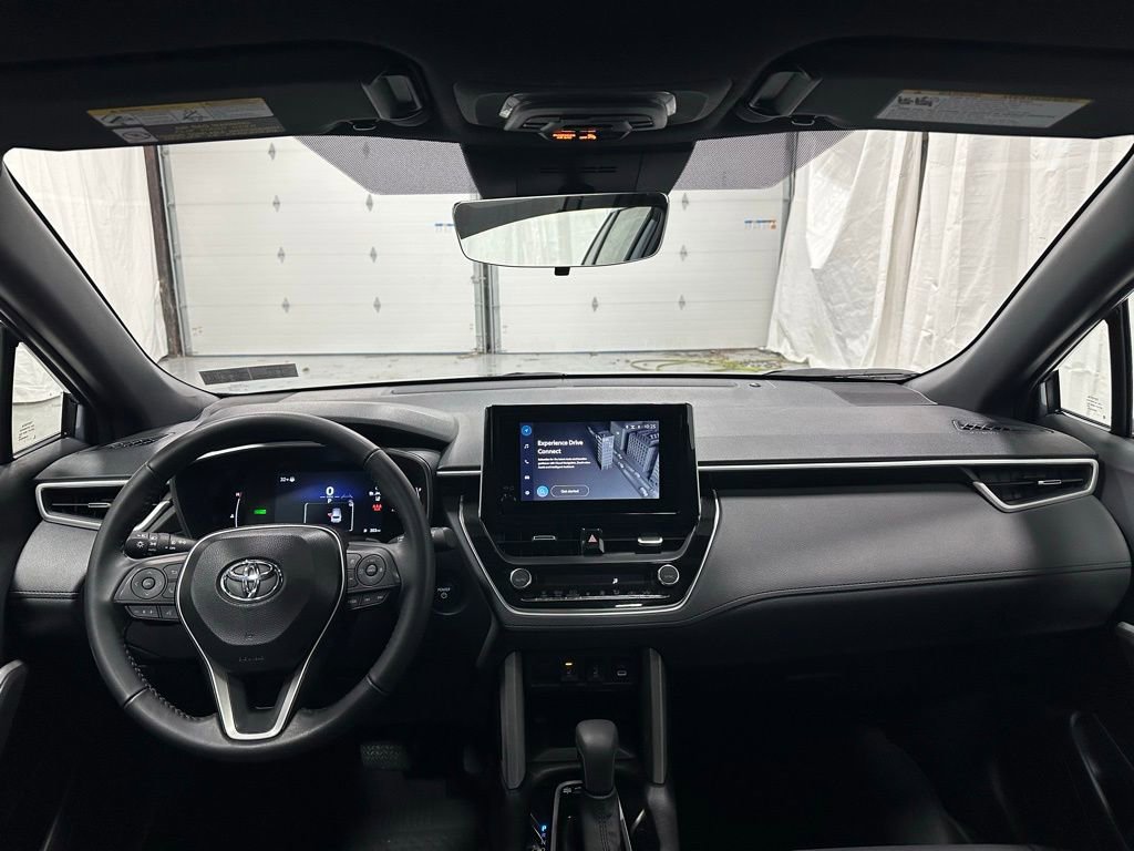 Used 2025 Toyota Corolla Cross XSE image 42