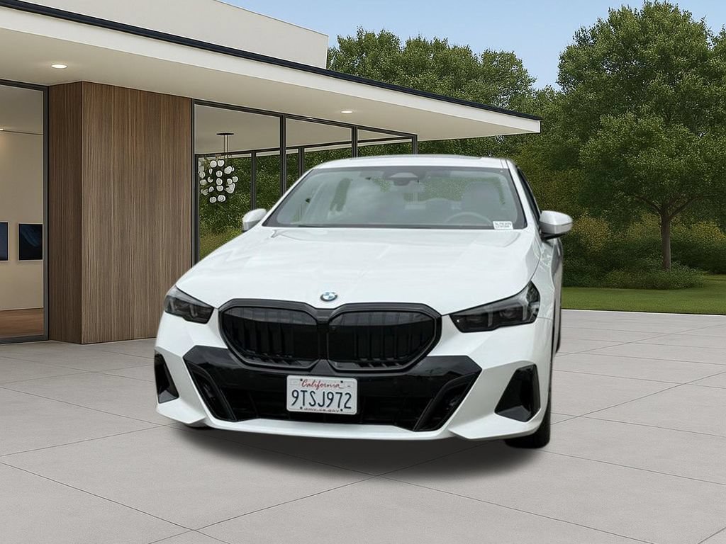 Used 2026 BMW 530i xDrive w/ M Sport Package AWD/4WD image 3