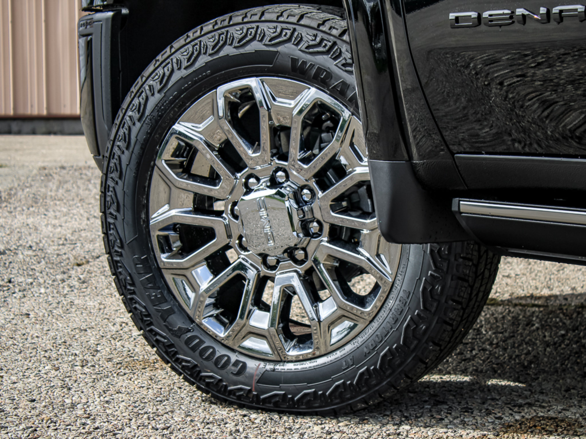 New 2026 GMC Sierra 2500 Denali Ultimate w/ LPO, Black Badging Package AWD/4WD image 13
