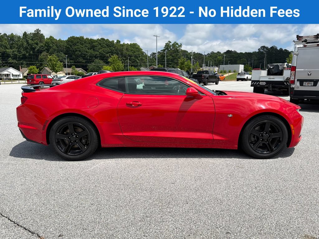Used 2022 Chevrolet Camaro LT RWD image 8